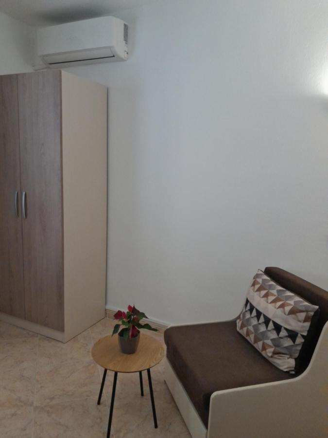 Готель Moni 85 Family House Созополь Екстер'єр фото