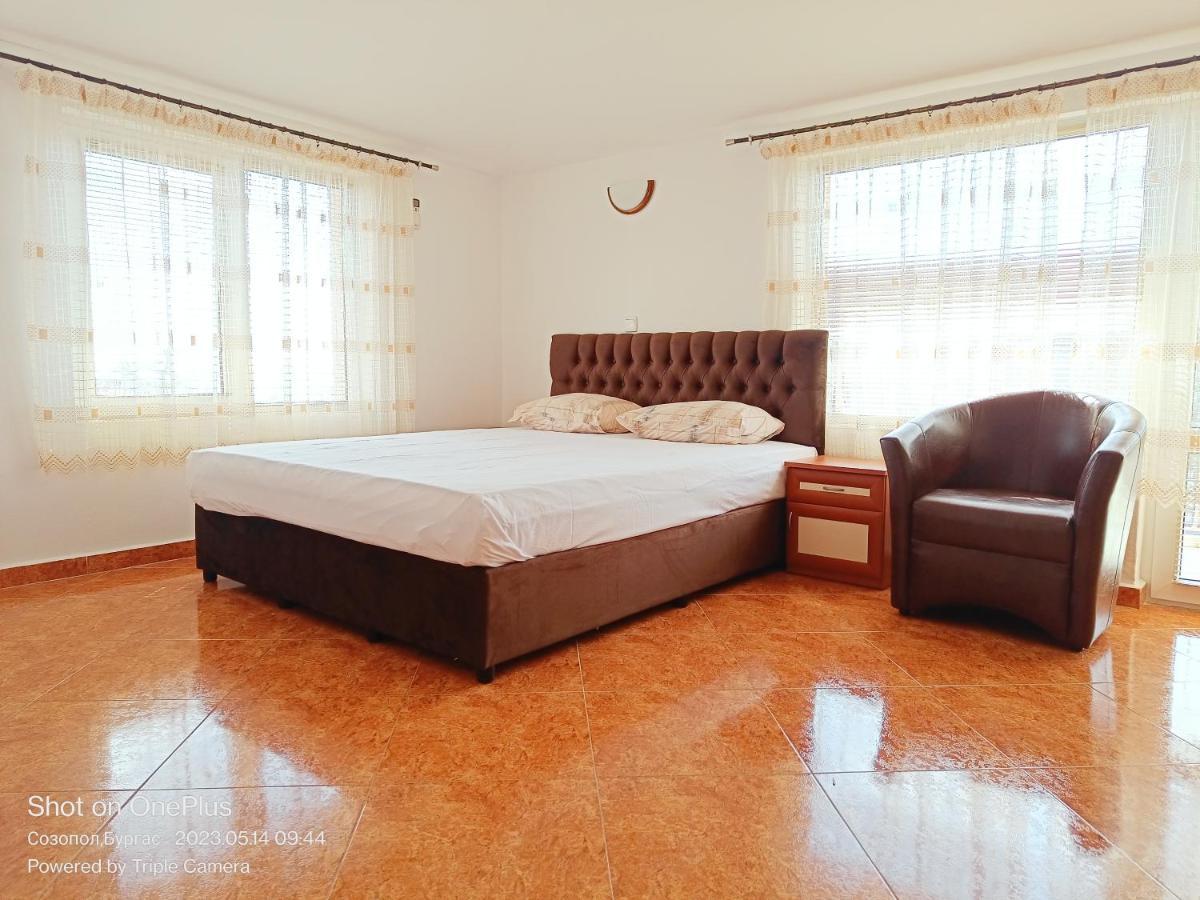 Готель Moni 85 Family House Созополь Екстер'єр фото