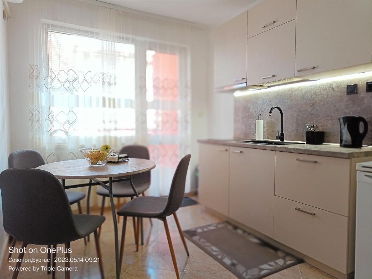 Готель Moni 85 Family House Созополь Екстер'єр фото