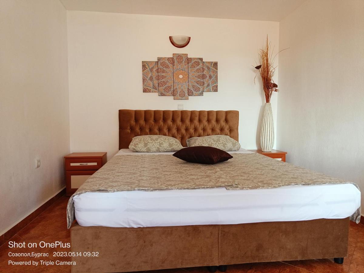 Готель Moni 85 Family House Созополь Екстер'єр фото