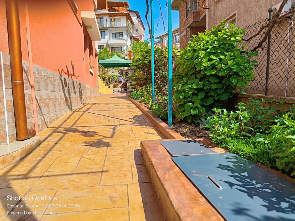 Готель Moni 85 Family House Созополь Екстер'єр фото