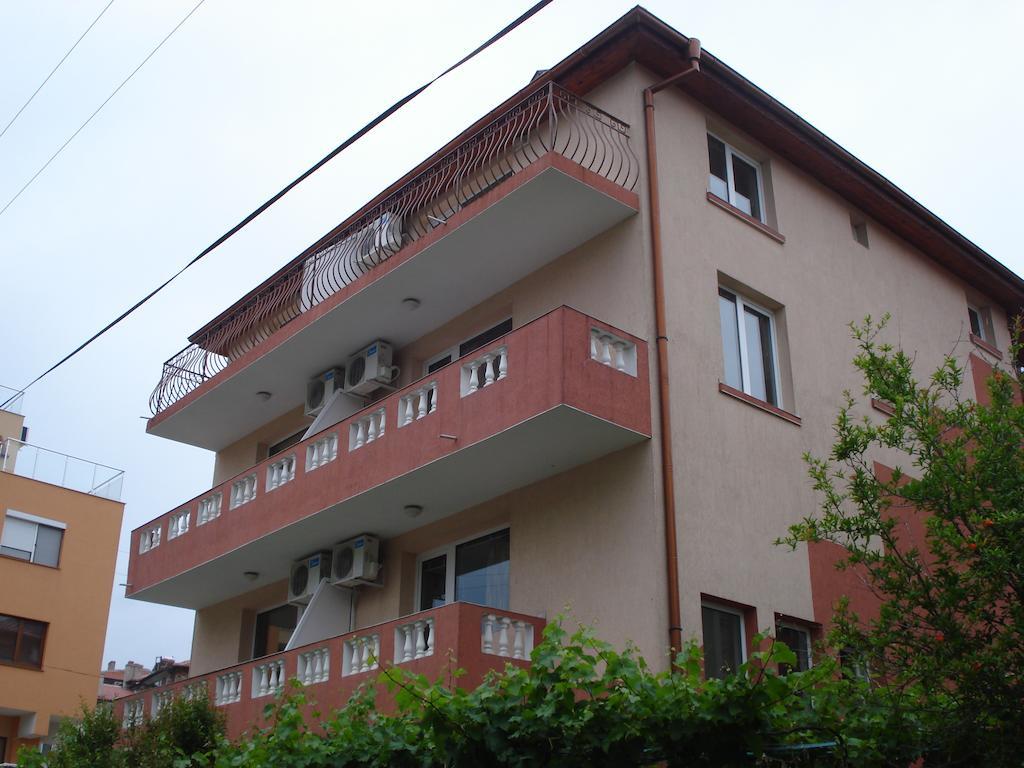 Готель Moni 85 Family House Созополь Екстер'єр фото